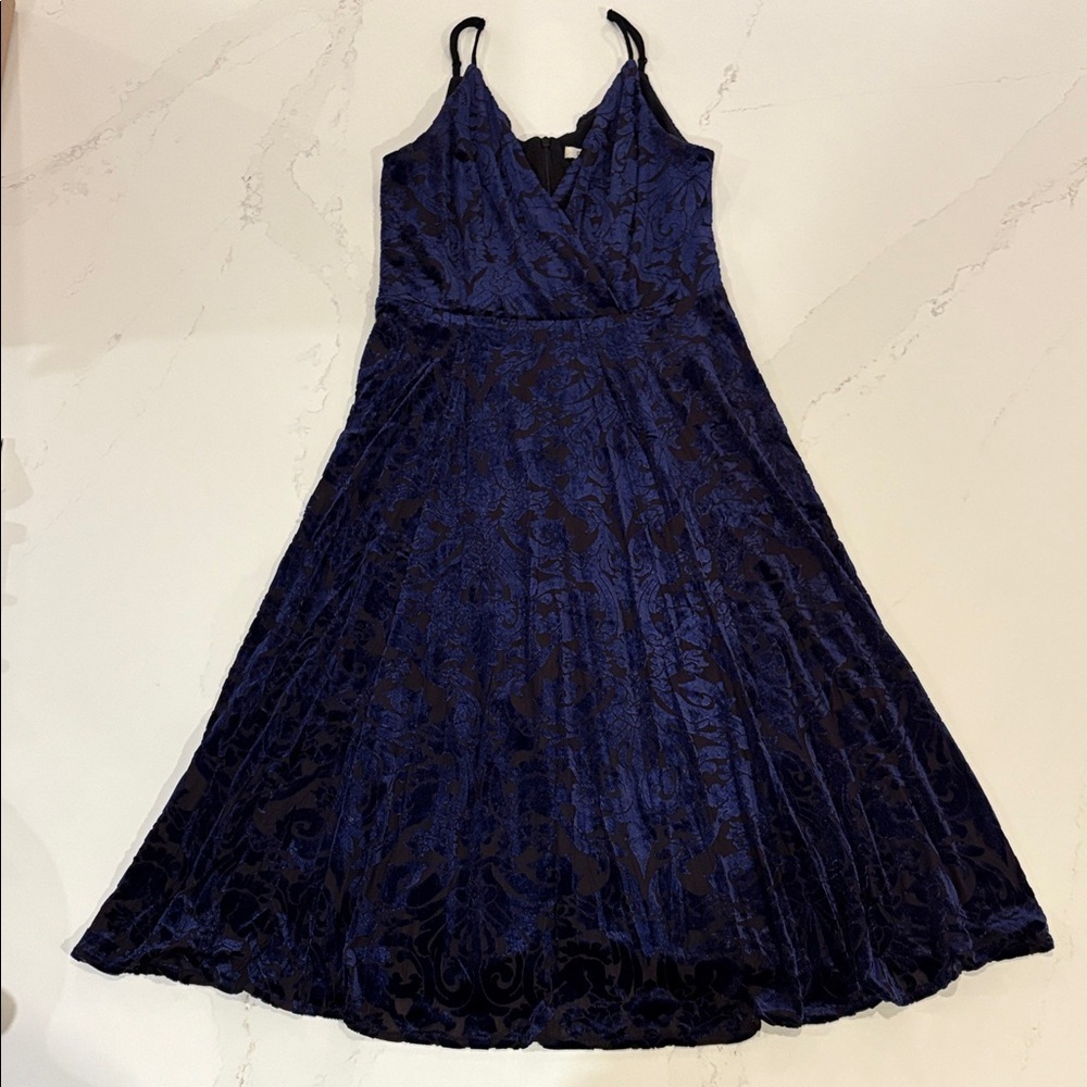 Dex Sleeveless 2 toned patterned Velvet Midi Dress, blue, size Small